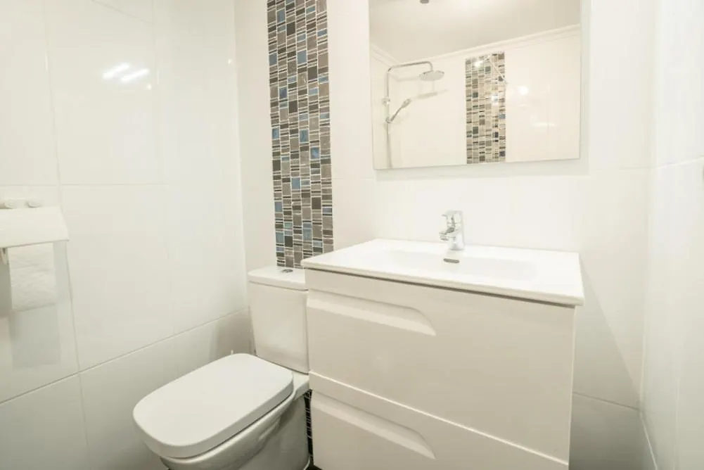 Black And White Apartment Free Wifi Лос Кристианос Испания