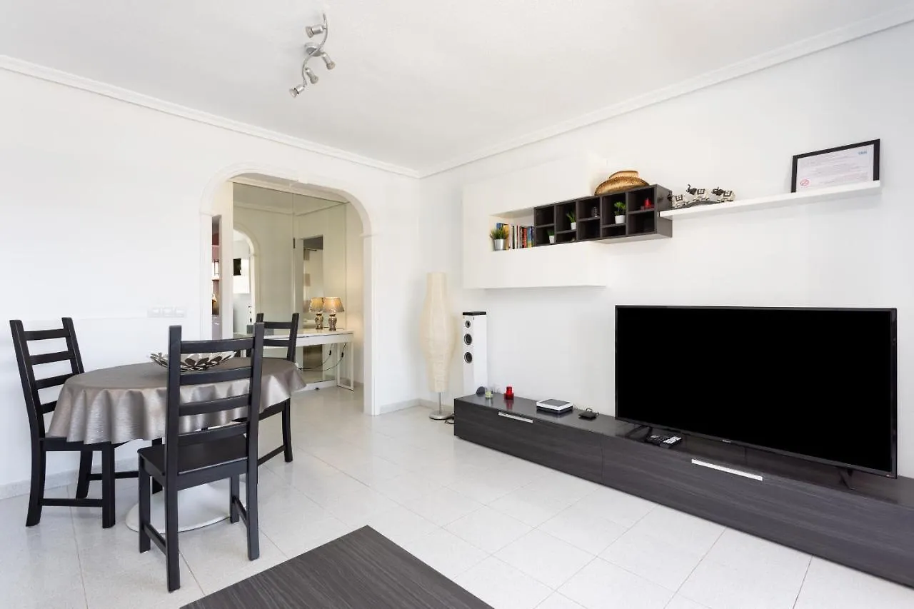 Black And White Apartment Free Wifi Лос Кристианос