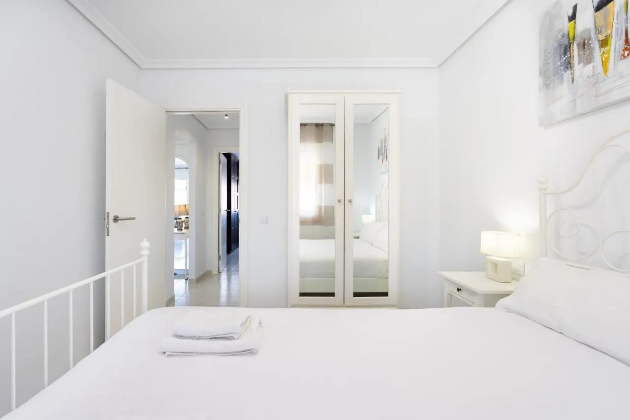 Black And White Apartment Free Wifi Лос Кристианос